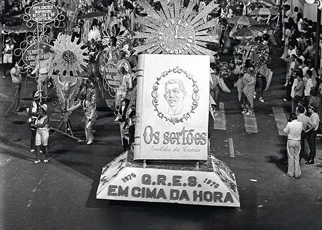 Sambas de enredo – Por Alberto Mussa
