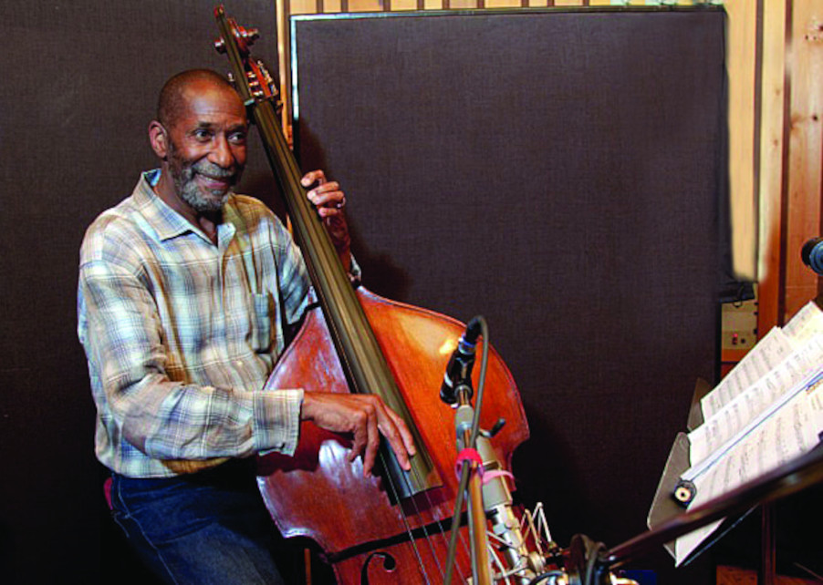 Na dúvida, chama o Ron Carter
