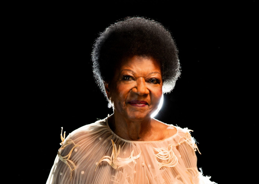 O canto suave de Alaíde Costa